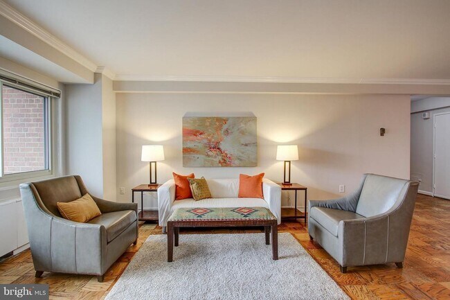 Photo - Wesley Heights Two Bedroom, Two Baths, Fur...