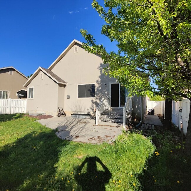 Photo - 2305 N 2080 W