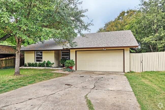 Building Photo - 5004 Suburban Dr Rental