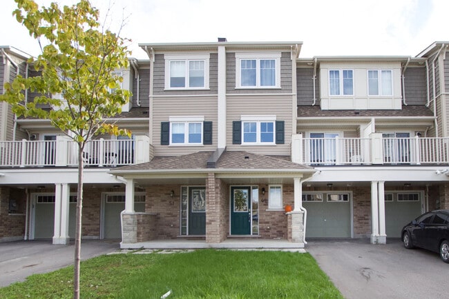 Building Photo - Contemporary 2-Bedroom Oshawa Townhouse For Rent