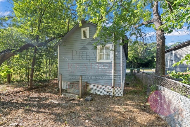 Photo - 608 32nd St