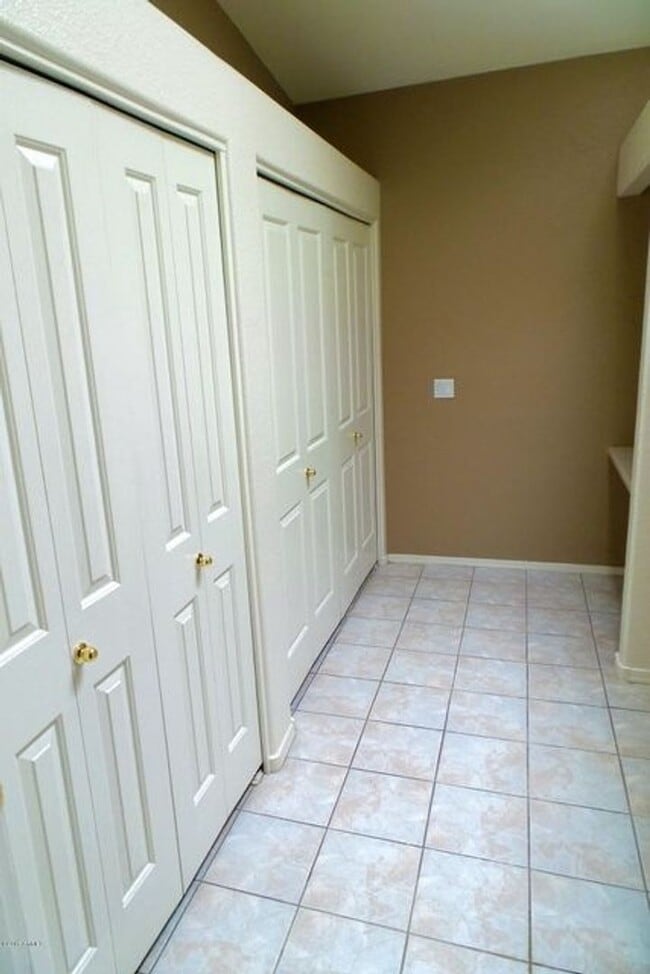 Photo - 2806 E Karen Dr