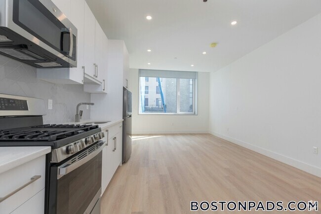 Building Photo - 1127 Harrison Ave Rental
