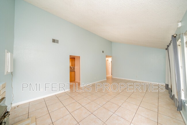 Photo - 1506 Webster St