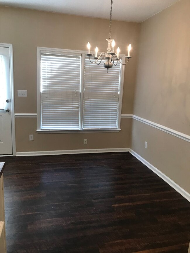 Photo - Nice 2 bedroom 2.5 bath town home in quiet neighborhood in town