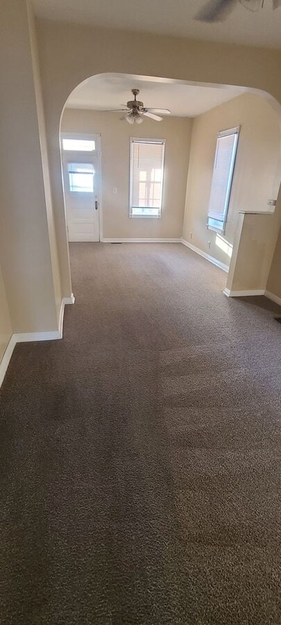 2 Bedroom 1.5 Bathroom with detached garag... - 2 Bedroom 1.5 Bathroom with detached garag...