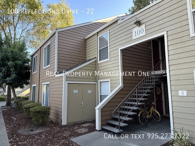 Photo - 100 Reflections Dr