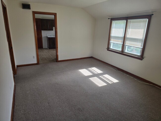 Photo - 18 Ryle Ave Unit 2nd Fl