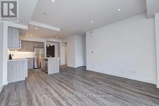 Photo - 16 Markle Cres Unit 312