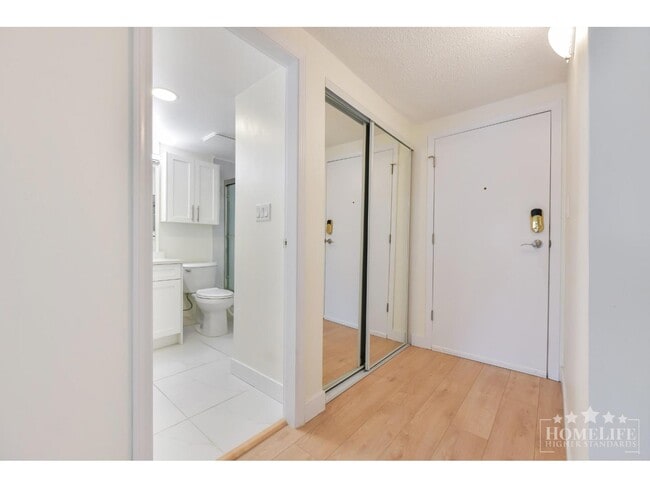 Photo - 1444 Martin St Unit 108