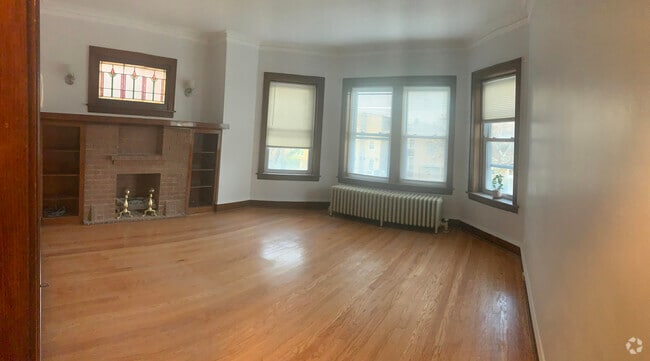Building Photo - 4904 N Marmora Ave Unit 2 Rental