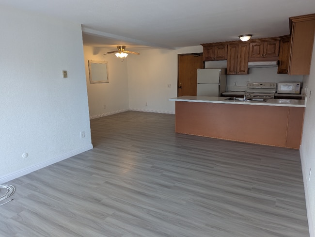 Photo - 8308 Regents Rd