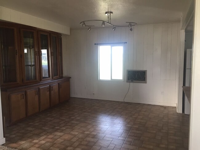 Photo - 1616 Cornelius Ave Unidad A