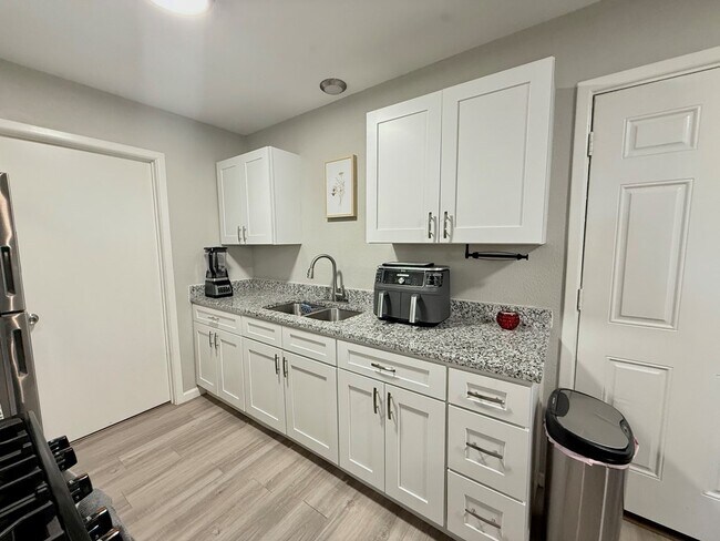 Photo - 303 Fiesta Ave