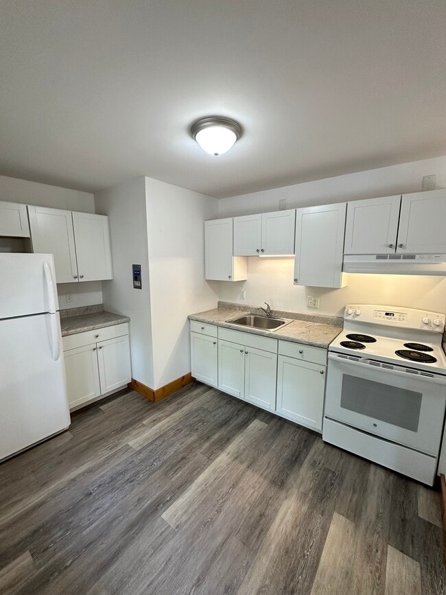 Building Photo - 803 W Edwards St Unit D Rental