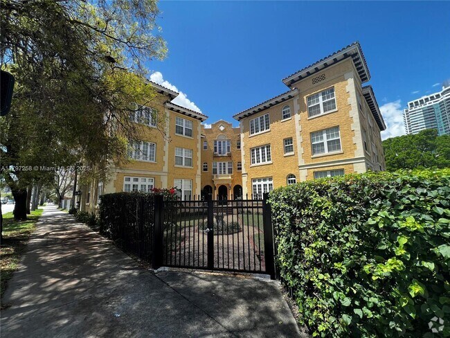 Building Photo - 3224 Biscayne Blvd Unit F3 Rental