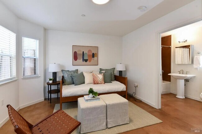 Photo - 130A Valley Oak Dr