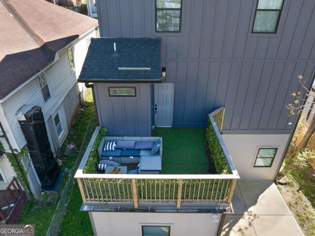 Photo - 957 Ashby Grove SW Unit A