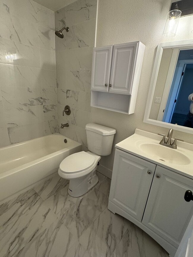 Photo - 5204-5206 Karm Way Unit 5204