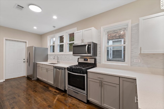 Photo - 7836 S Kingston Ave Unidad 2