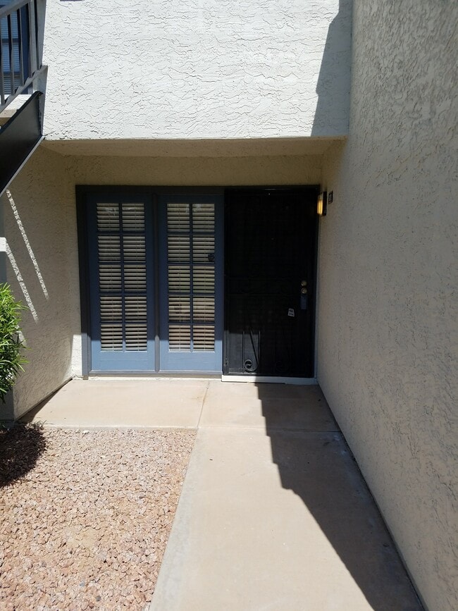 Building Photo - 3716 E University Dr Unit 1021