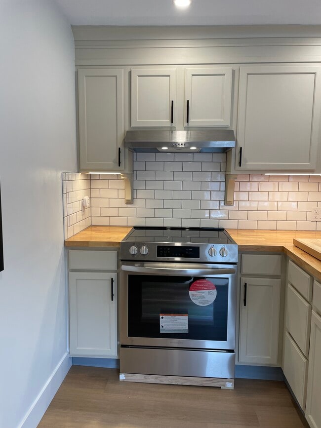 Photo - 103 W Main St Unidad 4