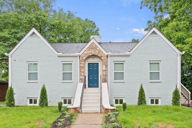 Building Photo - Upper Unit 636 Francis Pl NW A- Duplex $1900.00