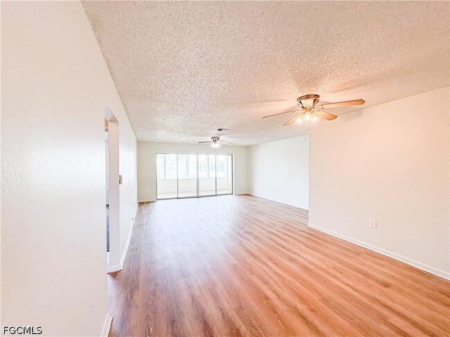 Building Photo - 1830 Brantley Rd Unit I7