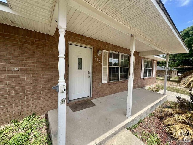 Building Photo - 6204 Silver Oak Dr Rental