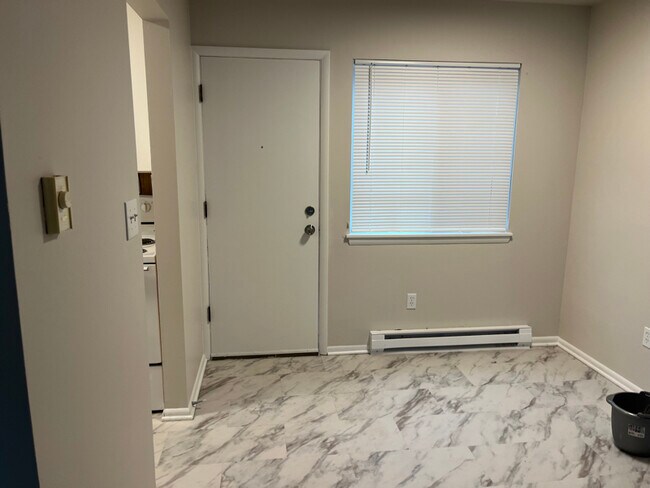 Photo - 800 S Thistle St