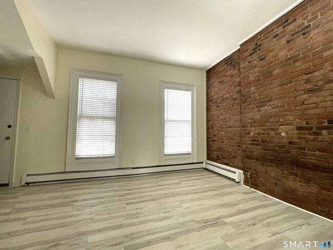 Photo - 32 Trumbull St Unit 2