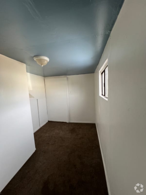 Building Photo - 2000 E Frontier Ave Rental