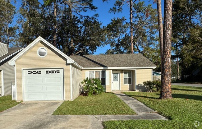 Building Photo - 3/2  fenced in yard! Rental