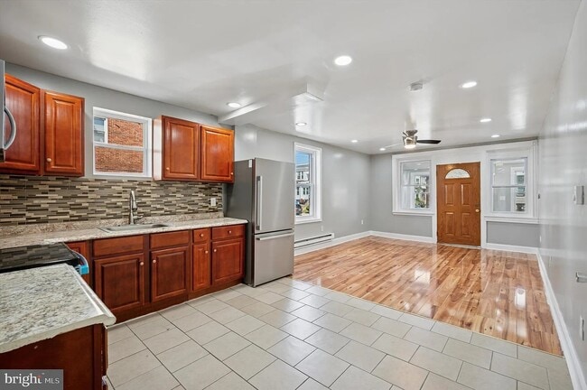 Building Photo - 1018 S 55th St