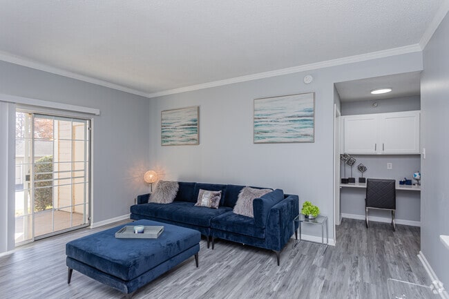 2BR, 2BA - 1,050 SF - Chenal Commons