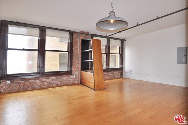 460 S Spring St Unit 908