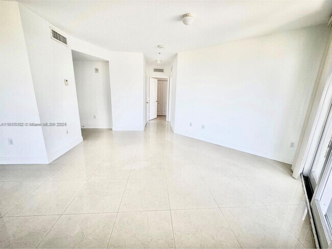 Photo - 2701 SW 3rd Ave Unit 503