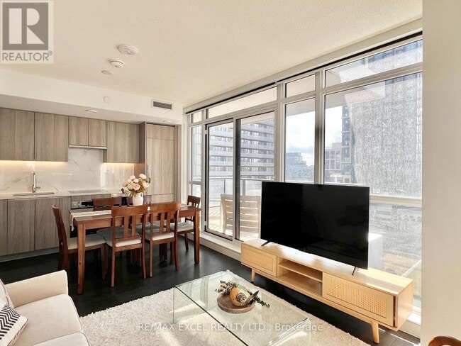 Photo - 38 Widmer St Unité 1811