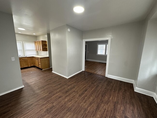 Photo - 1430 N Church St