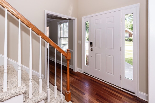 Photo - 107 Spalding Cir