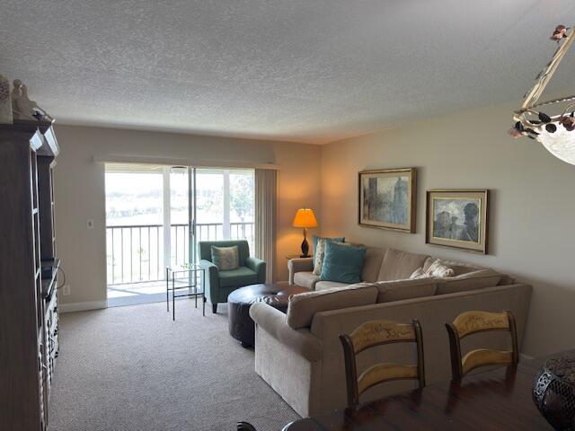 Building Photo - 7146 Huntington Ln Unit 403