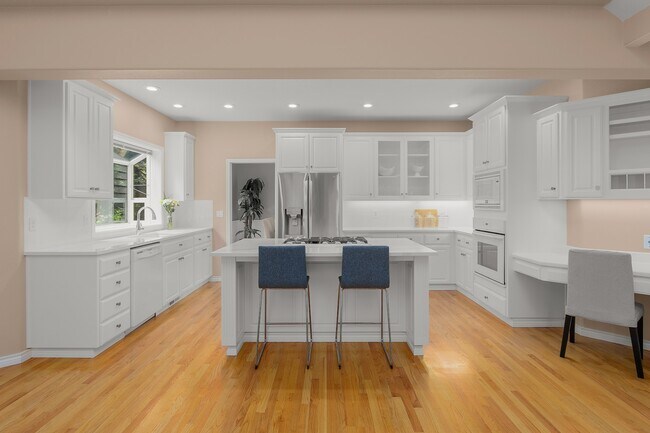 Photo - 10241 NW Engleman St