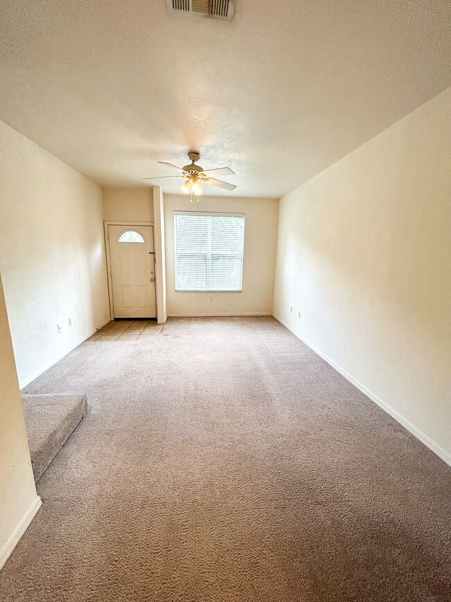 Photo - Victoria Station #134 Unit 134