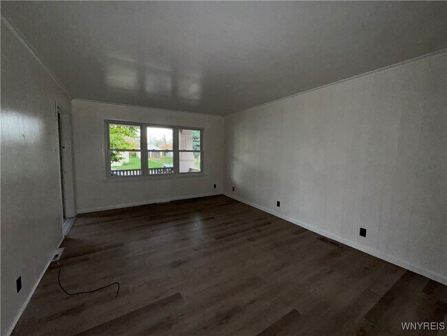 Photo - 108 Schutrum St