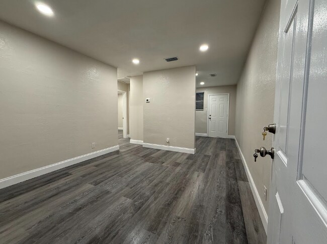 Photo - 1342 Mc Conihe St