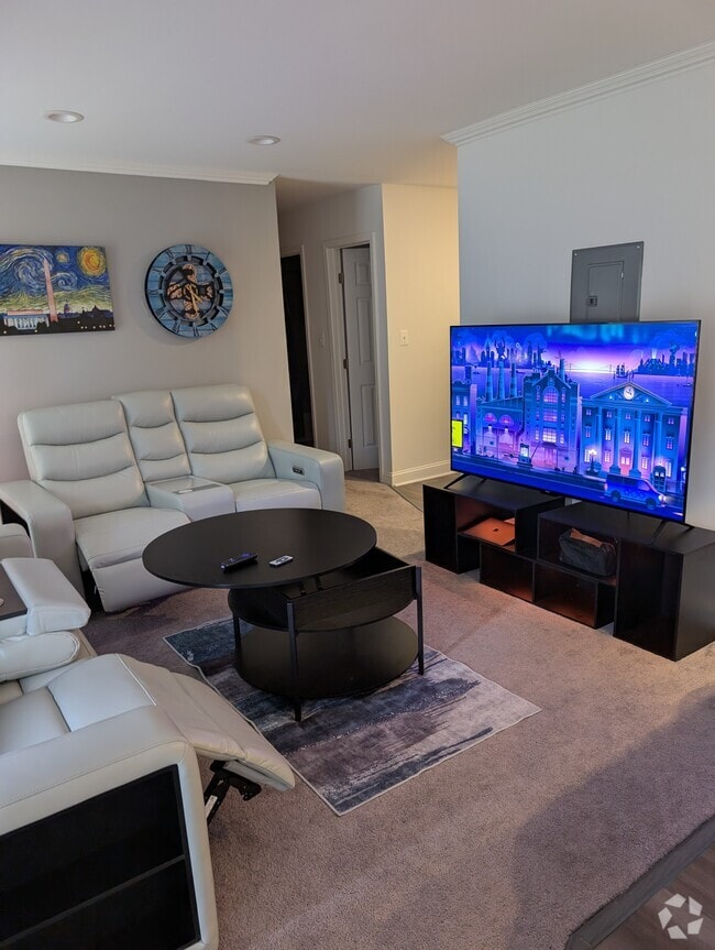 Building Photo - 8125 Heatherton Ln Rental