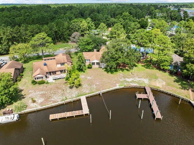 Building Photo - 5722 Gondolier Dr