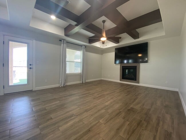 Photo - East El Paso 4 bed 2 bath Refrig A/C with gorgeous landscaping!