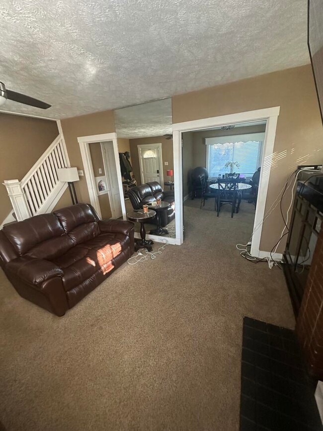 Photo - 313 W 15th Ave