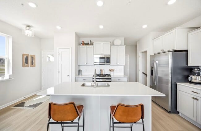 Building Photo - 6719 Bluestem Way